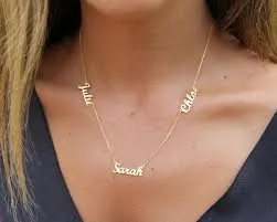 3 Inscriptions Multiple Name Necklace in 18k gold plating