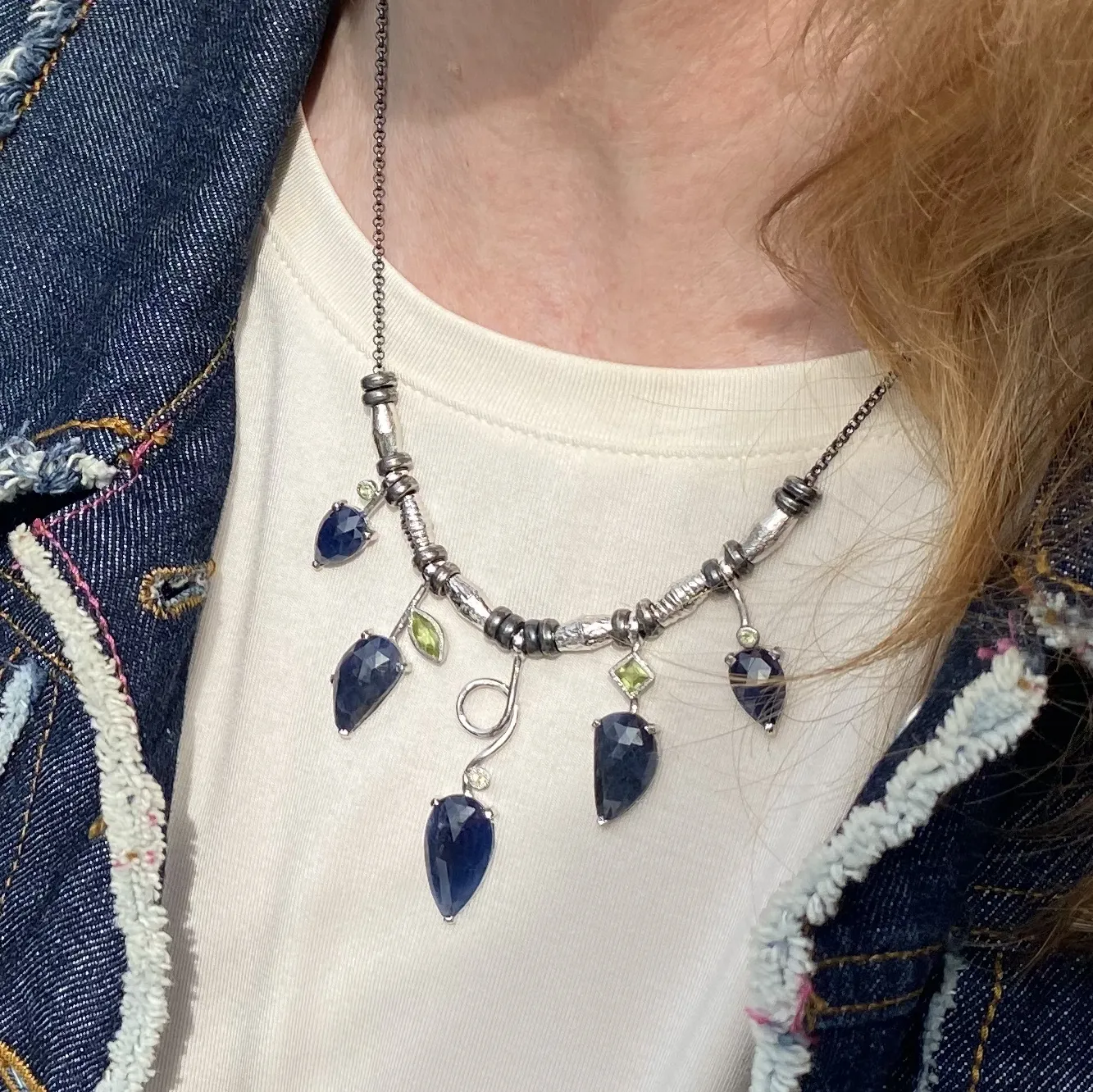 5 Stick Rose Cut Sapphire Necklace With Peridot