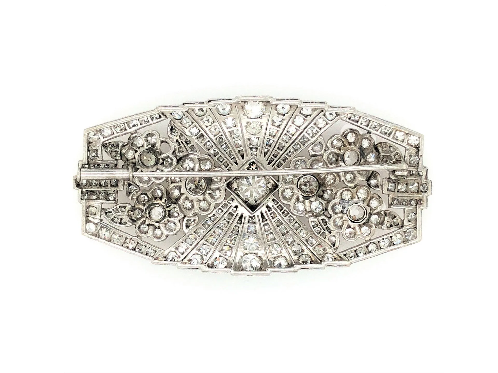 An Art Déco platinum and diamond plaque brooch. France, 1925 circa