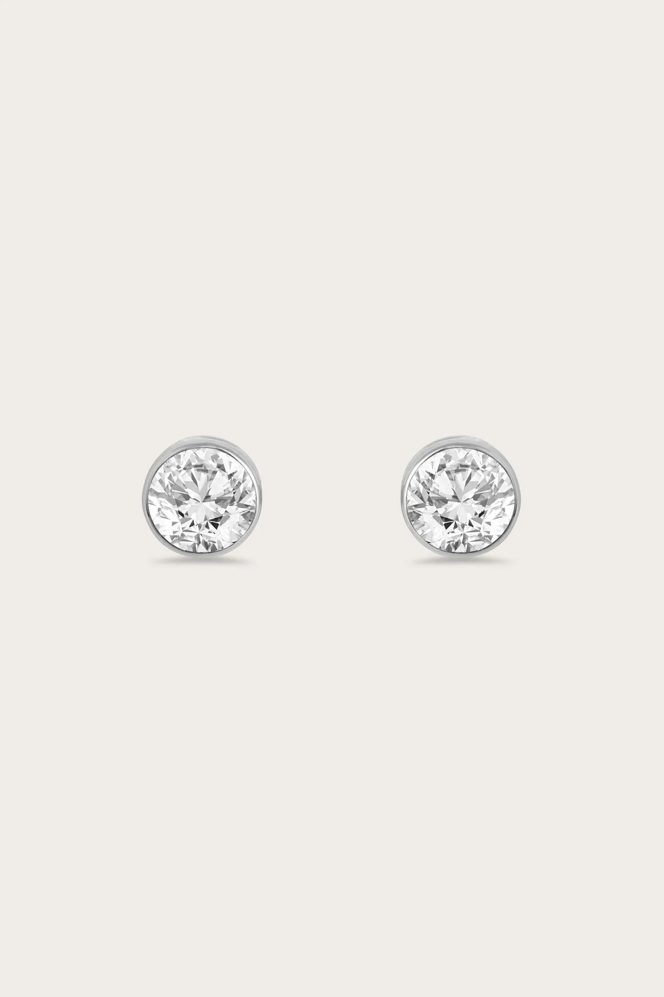 Bezel Studs Medium (0.50tcw)