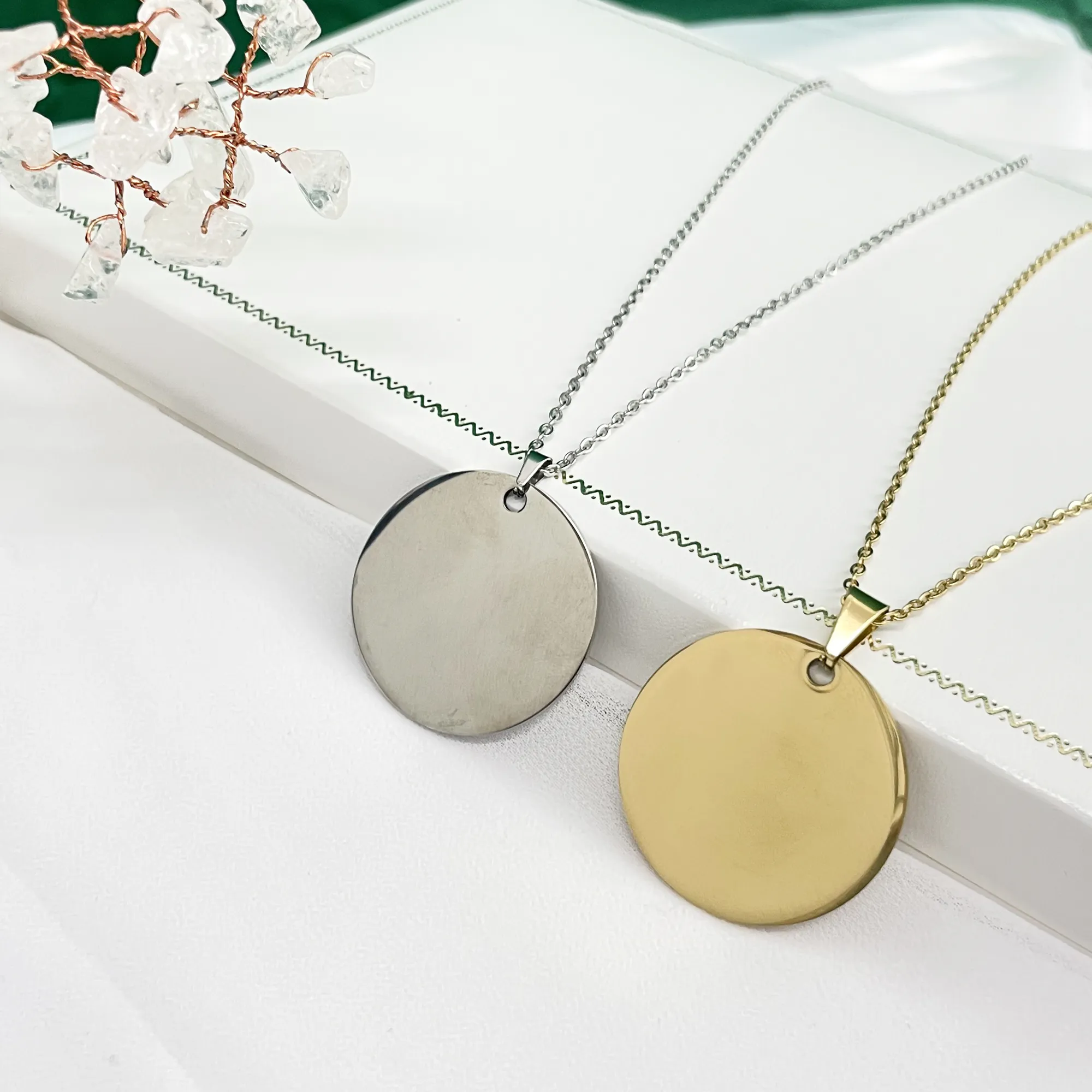 Engraved Round Photo Necklace KCL 29