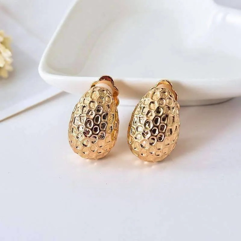 Hammered Gold Clamshell Scoop Clip-On Earrings