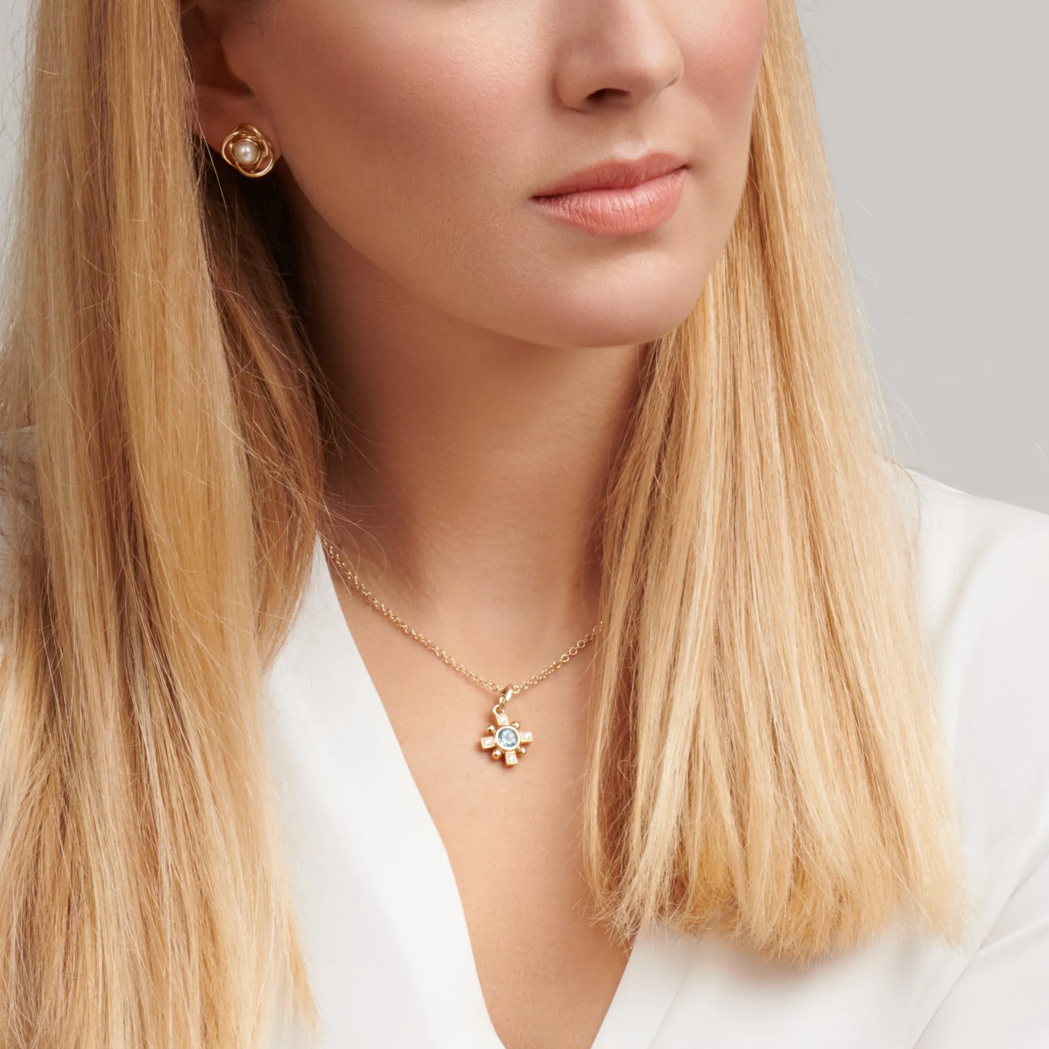 Quadro Cross Pendant Yellow Gold - Pearl & Diamond