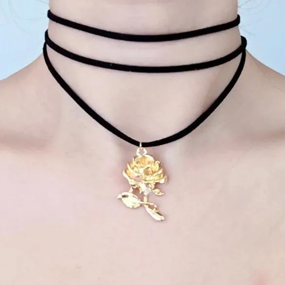 ROSE CHOKER NECKLACE