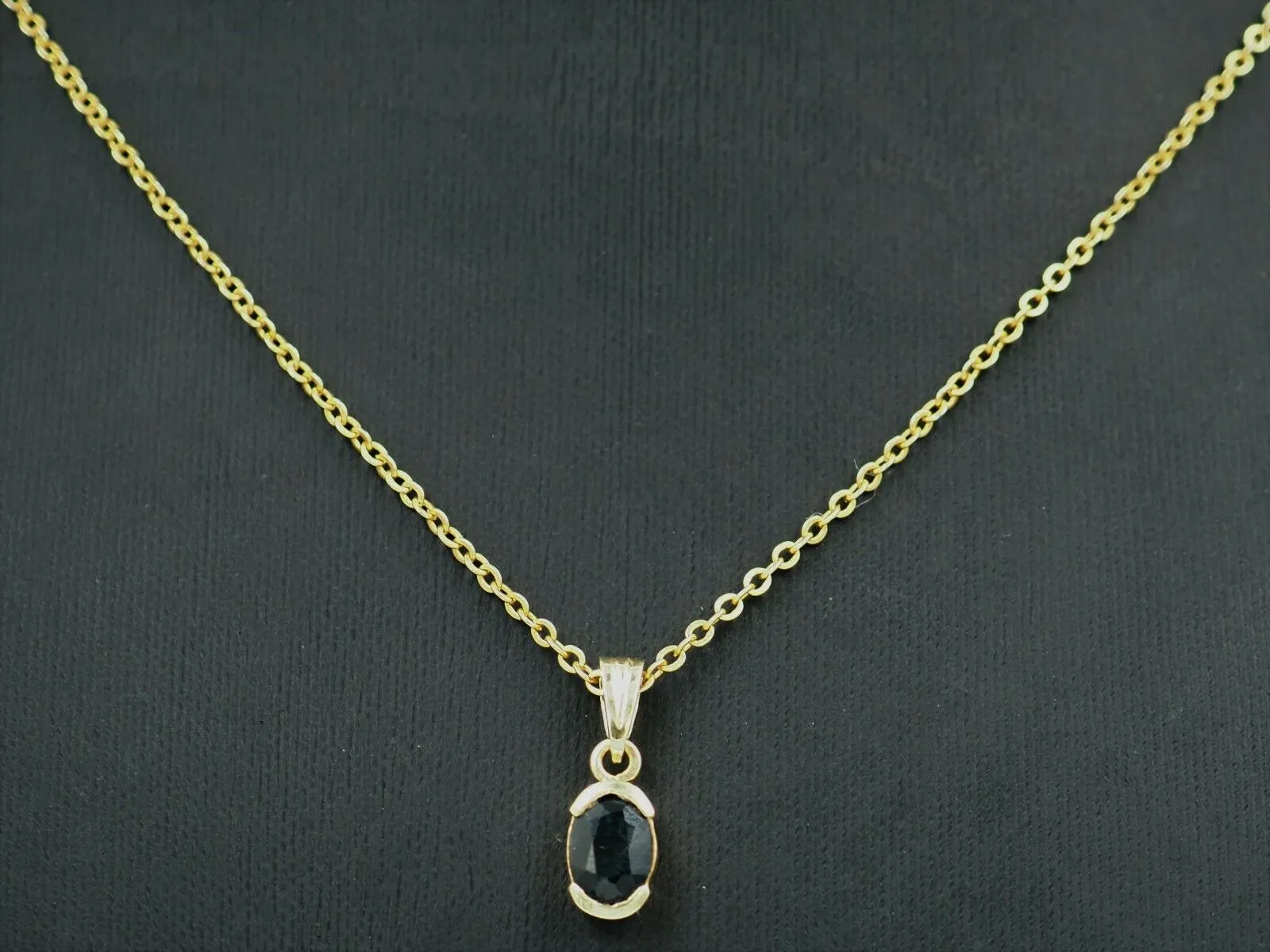 Sapphire & 9ct Yellow Gold Pendant Gemstone Necklace Fine Jewellery